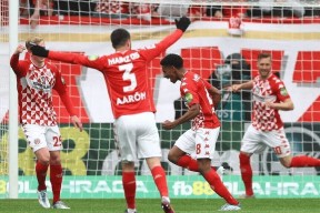 爱游戏-包含转折点！门兴格拉德巴赫强势反弹，英超窗口期攻防权衡，信心回归，资深球员宣示担当的词条-爱游戏